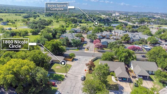 1800 Nicole CIR A, Round Rock, TX 78664