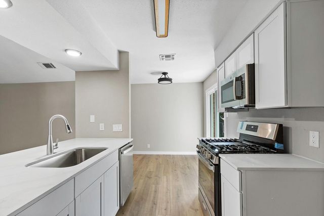 1800 Nicole CIR A, Round Rock, TX 78664