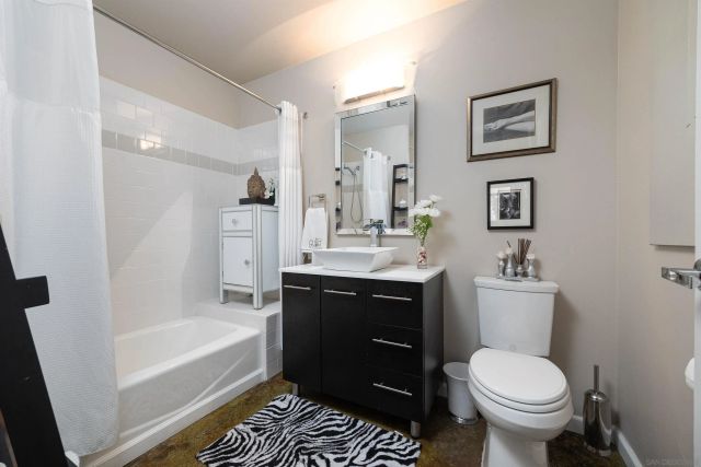 3940 7th Ave 215, San Diego, CA 92103