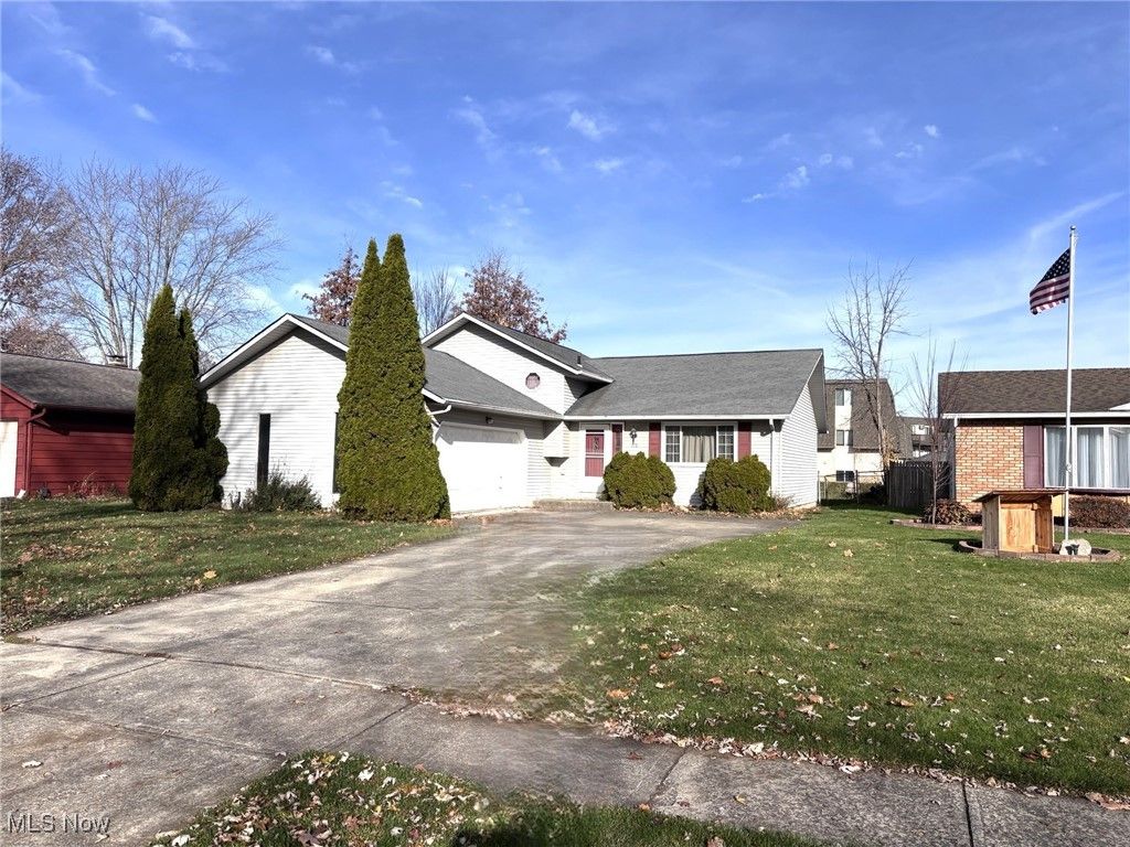 728 University Avenue, Elyria, OH 44035