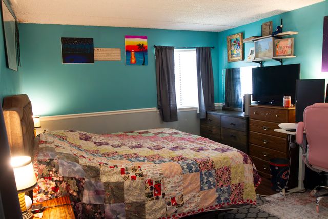 437 Cavalier Court 111, West Dundee, IL 60118