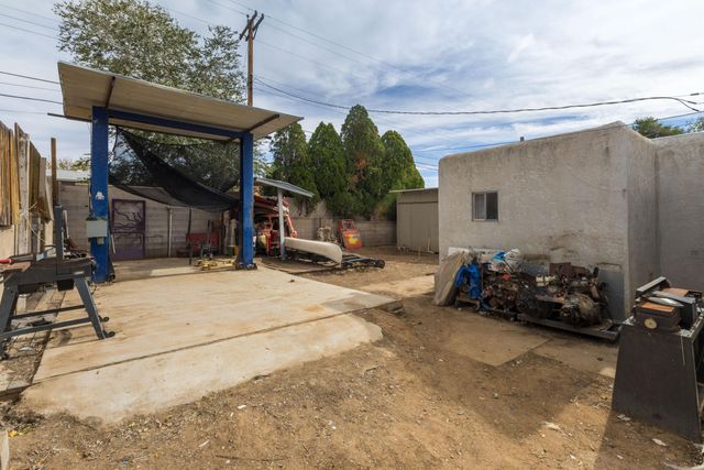 1112 Dorothy Street NE, Albuquerque, NM 87112