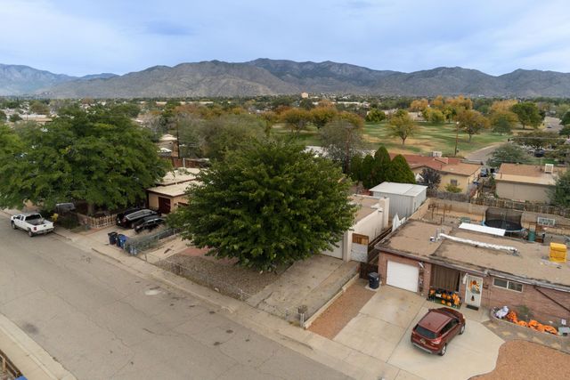 1112 Dorothy Street NE, Albuquerque, NM 87112