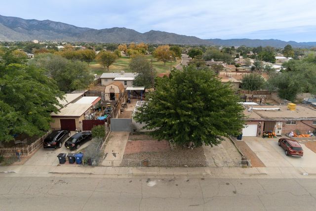 1112 Dorothy Street NE, Albuquerque, NM 87112