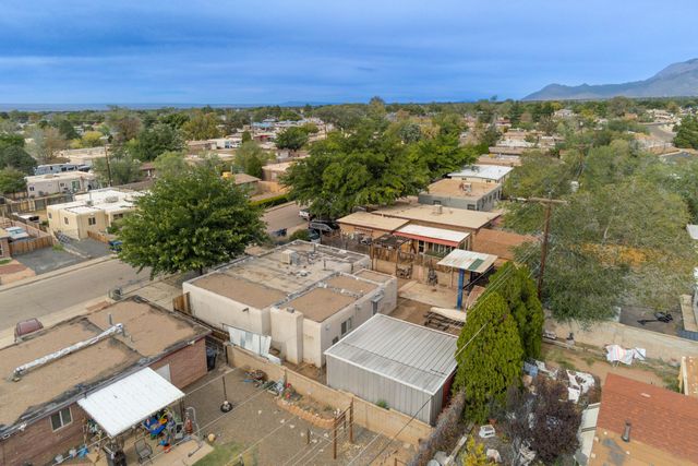 1112 Dorothy Street NE, Albuquerque, NM 87112