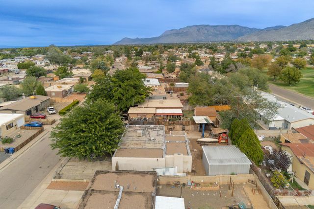 1112 Dorothy Street NE, Albuquerque, NM 87112