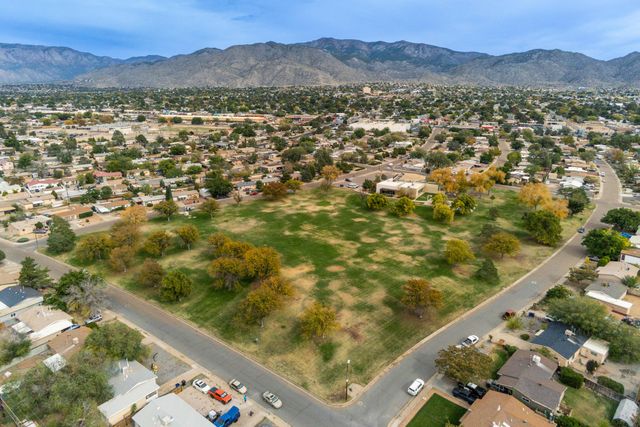 1112 Dorothy Street NE, Albuquerque, NM 87112