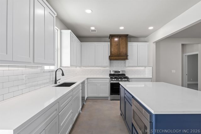 3618 W Evergreen Street, Skiatook, OK 74070