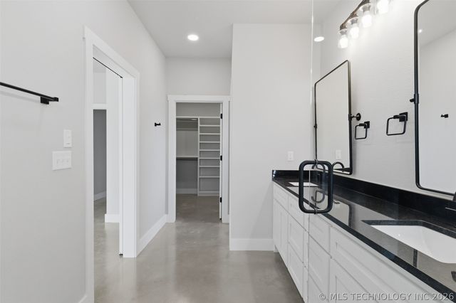 3618 W Evergreen Street, Skiatook, OK 74070