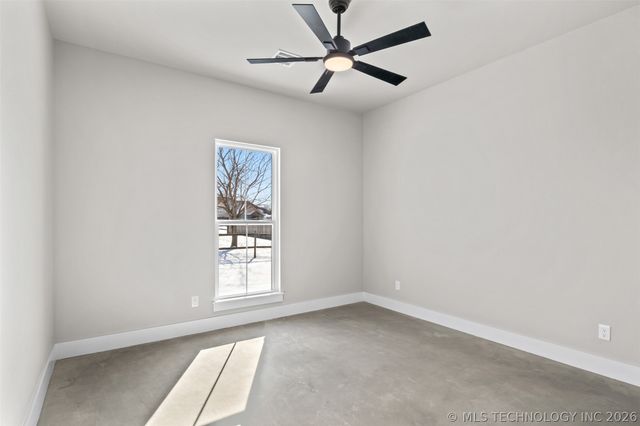 3618 W Evergreen Street, Skiatook, OK 74070