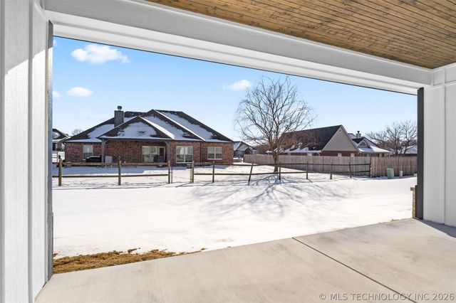 3618 W Evergreen Street, Skiatook, OK 74070