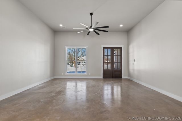 3618 W Evergreen Street, Skiatook, OK 74070