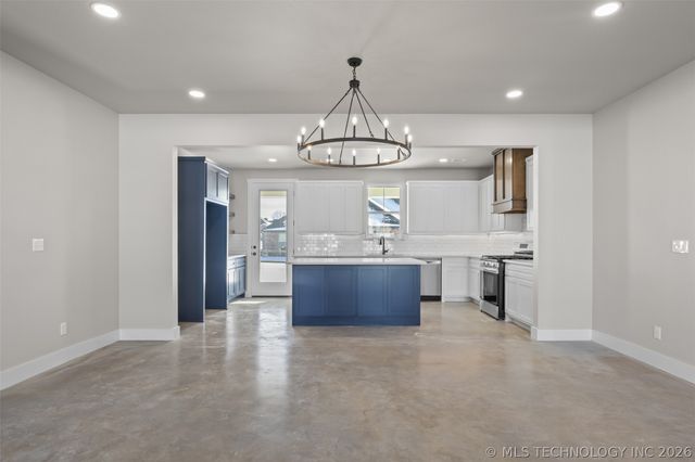 3618 W Evergreen Street, Skiatook, OK 74070