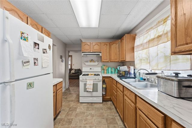 2240 12th Street SW, Akron, OH 44314