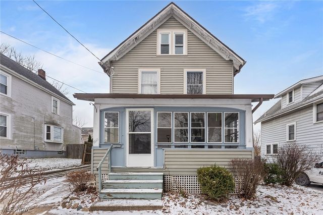 2240 12th Street SW, Akron, OH 44314