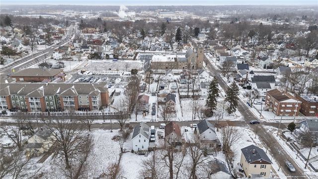 2240 12th Street SW, Akron, OH 44314