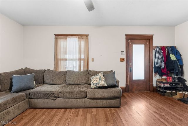 2240 12th Street SW, Akron, OH 44314