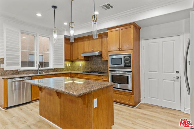 9108 S Heritage Way, Inglewood, CA 90305