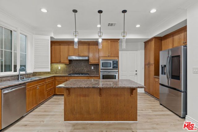 9108 S Heritage Way, Inglewood, CA 90305