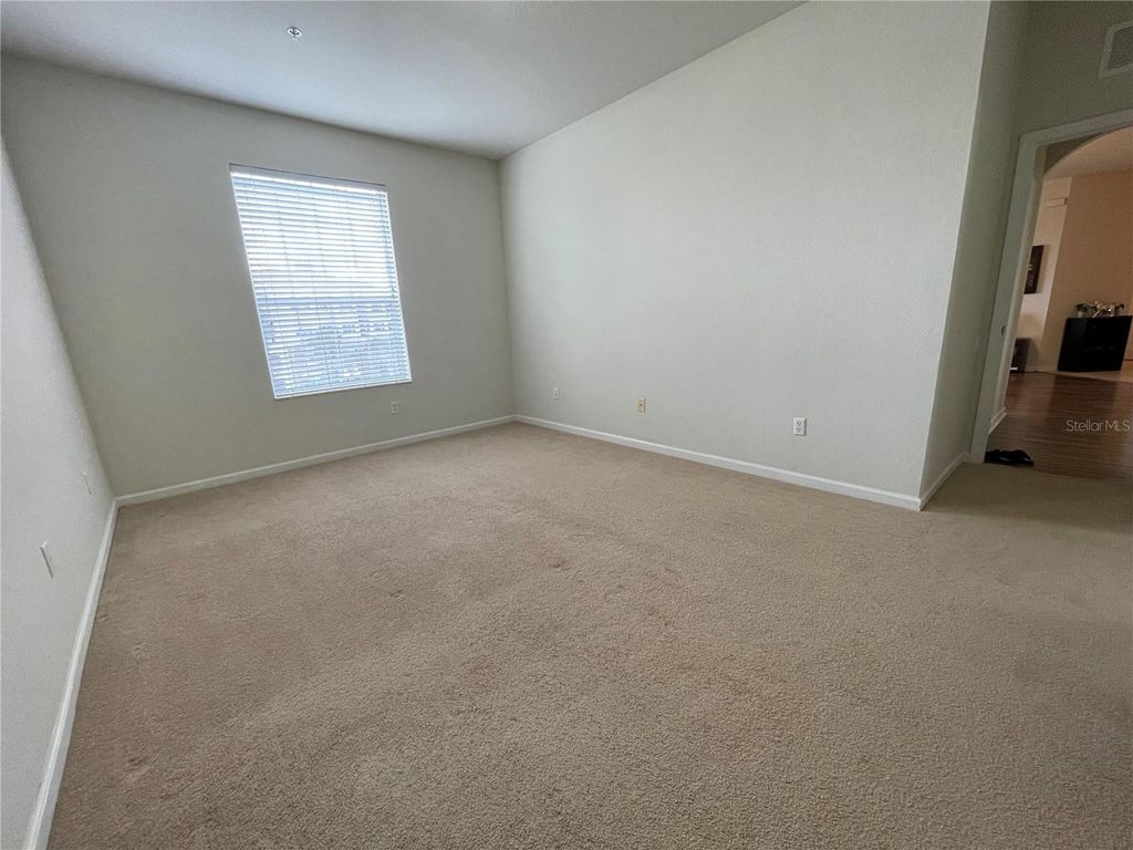 Image 14 of property listing at 3338 ROBERT TRENT JONES DRIVE 30404, Orlando, FL 32835