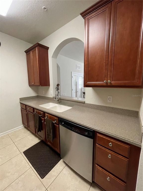 Image 3 of property listing at 3338 ROBERT TRENT JONES DRIVE 30404, Orlando, FL 32835