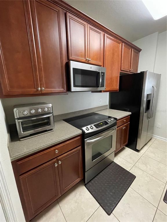 Image 4 of property listing at 3338 ROBERT TRENT JONES DRIVE 30404, Orlando, FL 32835