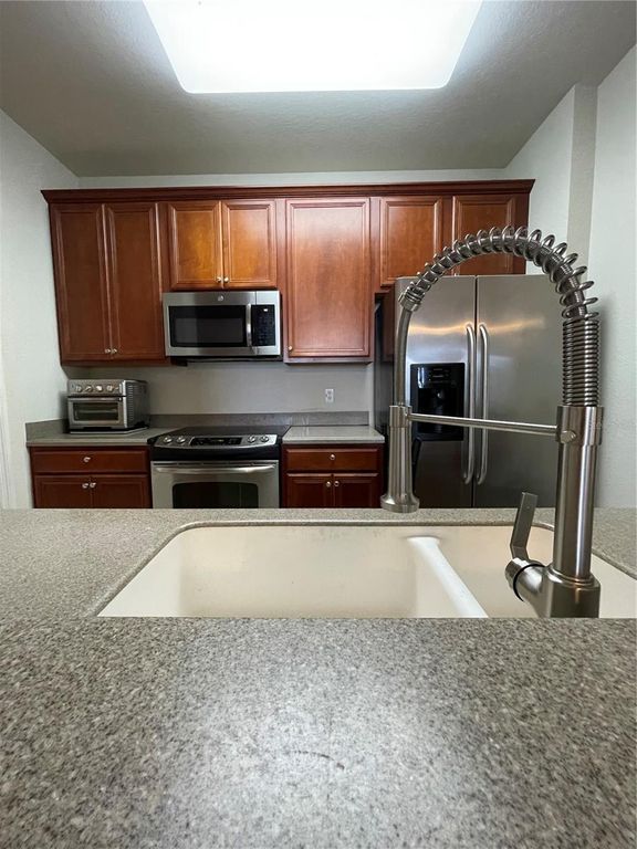 Image 5 of property listing at 3338 ROBERT TRENT JONES DRIVE 30404, Orlando, FL 32835