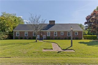 305 Robinhood RD, Franklin, VA 23851