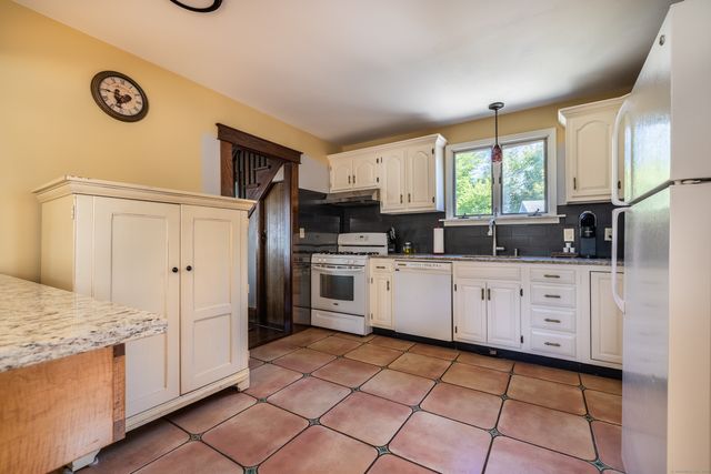 20 Cherry Street, Seymour, CT 06483