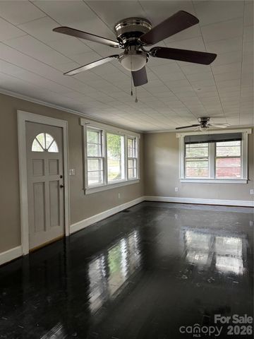907 Maple Avenue, Salisbury, NC 28144
