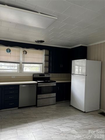 907 Maple Avenue, Salisbury, NC 28144