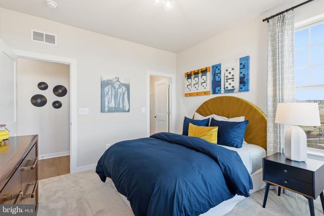 17808 SOUTHERN SHORES DR, Dumfries, VA 22026