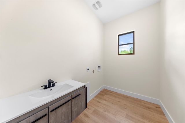 131 Koele CT, Bastrop, TX 78602