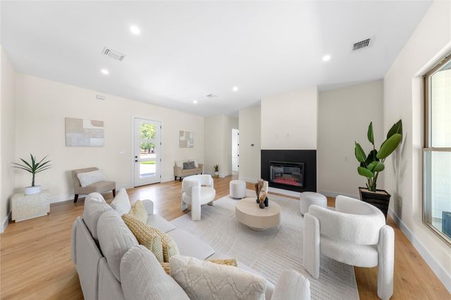 131 Koele CT, Bastrop, TX 78602