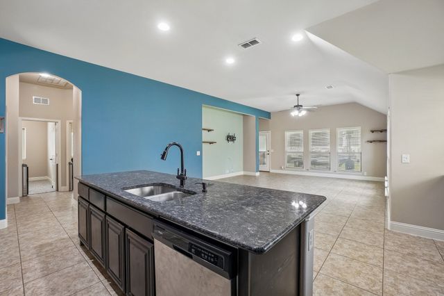 1075 Carpenter Court, Lavon, TX 75166