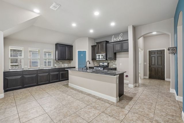 1075 Carpenter Court, Lavon, TX 75166