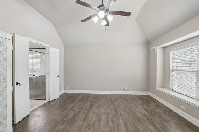 1075 Carpenter Court, Lavon, TX 75166