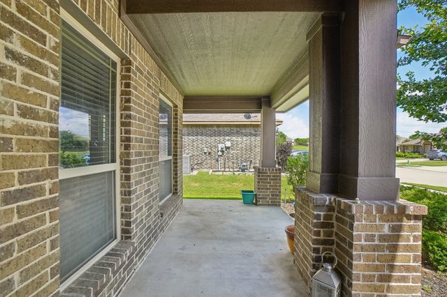 1075 Carpenter Court, Lavon, TX 75166