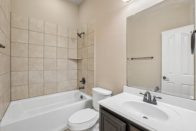 1075 Carpenter Court, Lavon, TX 75166