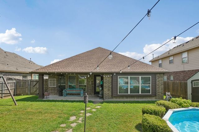 1075 Carpenter Court, Lavon, TX 75166