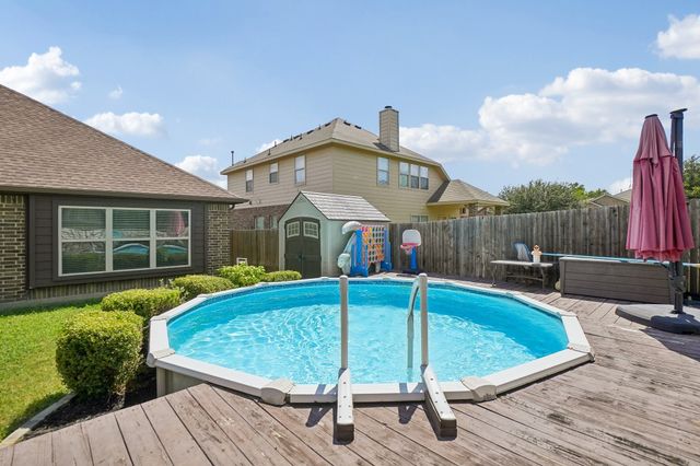 1075 Carpenter Court, Lavon, TX 75166