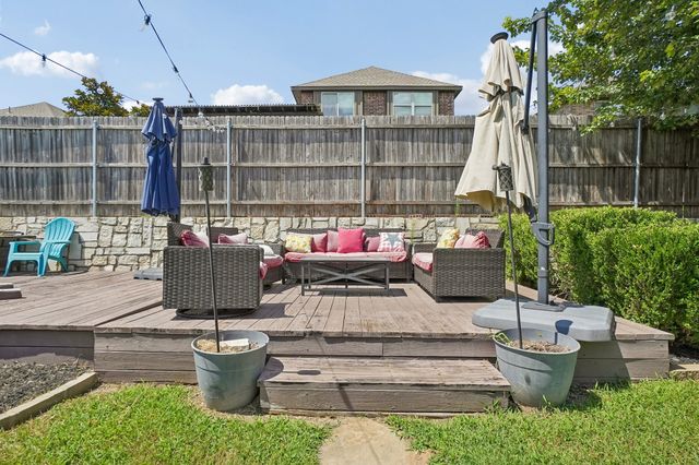 1075 Carpenter Court, Lavon, TX 75166