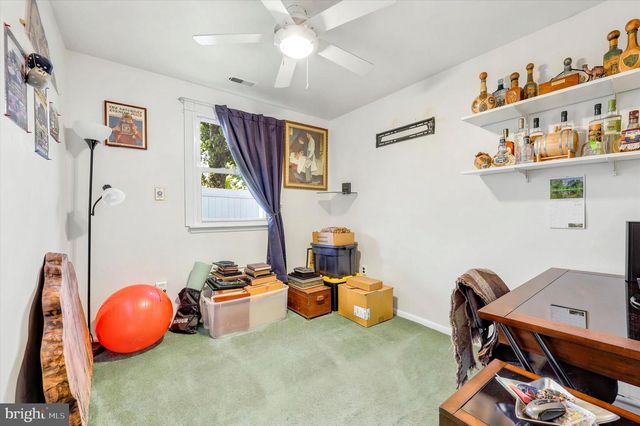 4 BUNKER HILL RD, Sewell, NJ 08080