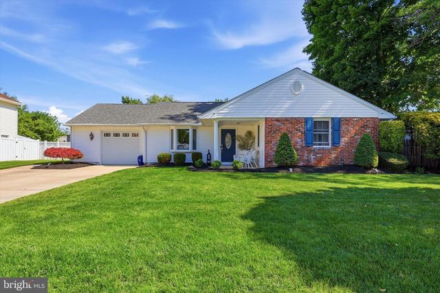 4 BUNKER HILL RD, Sewell, NJ 08080