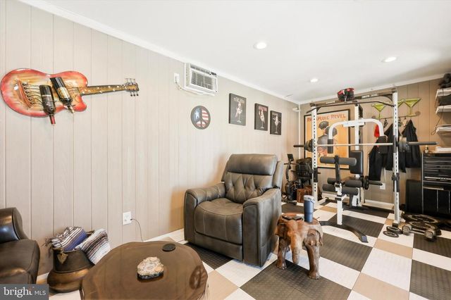 4 BUNKER HILL RD, Sewell, NJ 08080