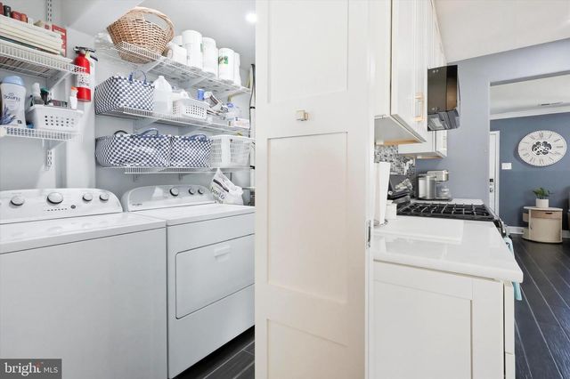 4 BUNKER HILL RD, Sewell, NJ 08080
