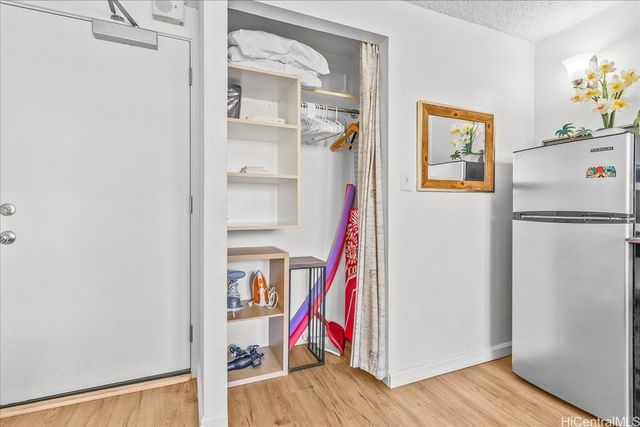 2463 Kuhio Avenue 810, Honolulu, HI 96815