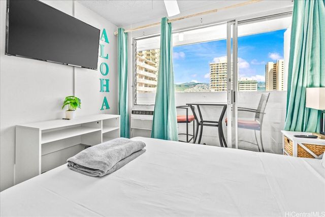 2463 Kuhio Avenue 810, Honolulu, HI 96815