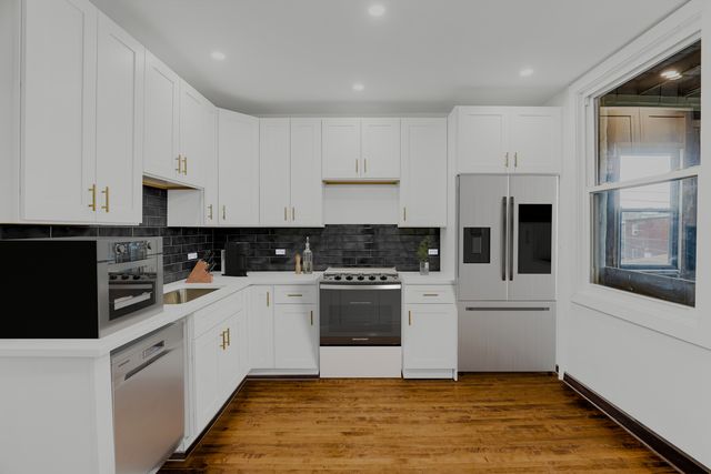 4339 W Monroe Street, Chicago, IL 60624