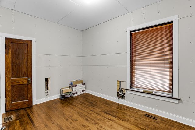 4339 W Monroe Street, Chicago, IL 60624